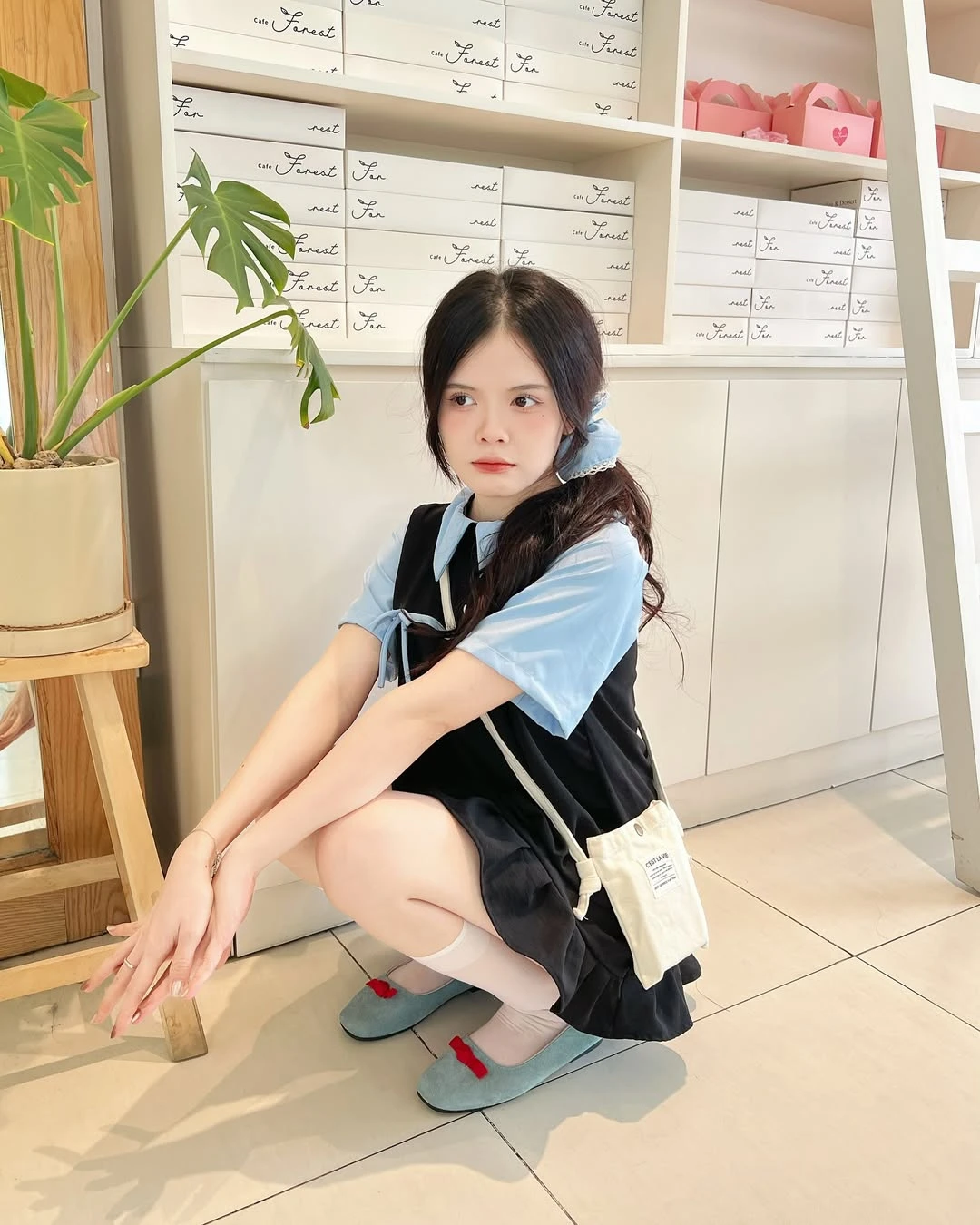 Đầm babydoll đen phối xanh dương