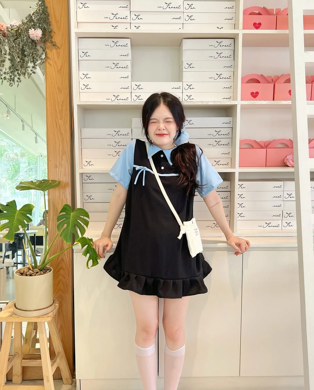 Đầm babydoll đen phối xanh dương