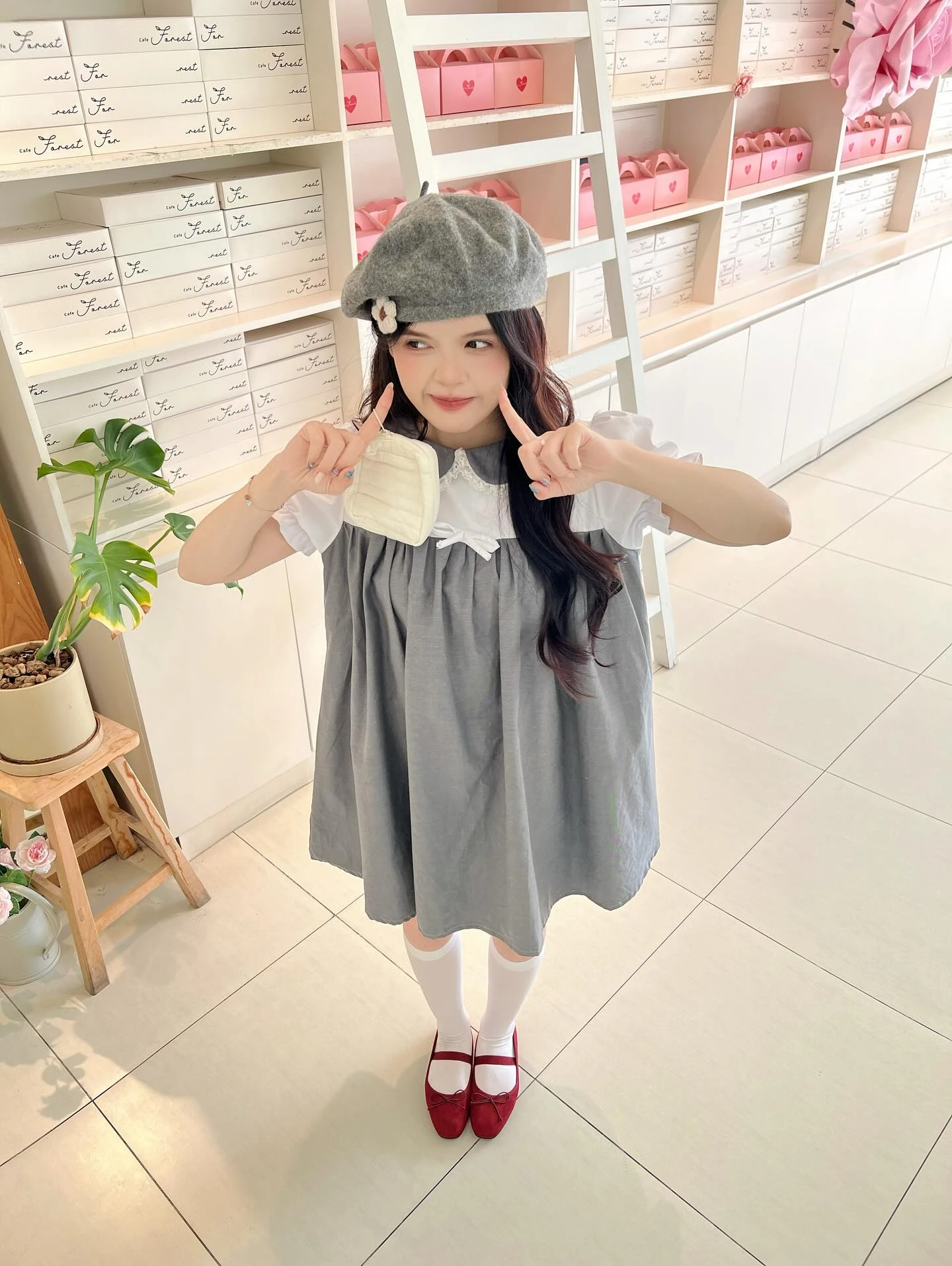 Đầm babydoll xám phối trắng bèo