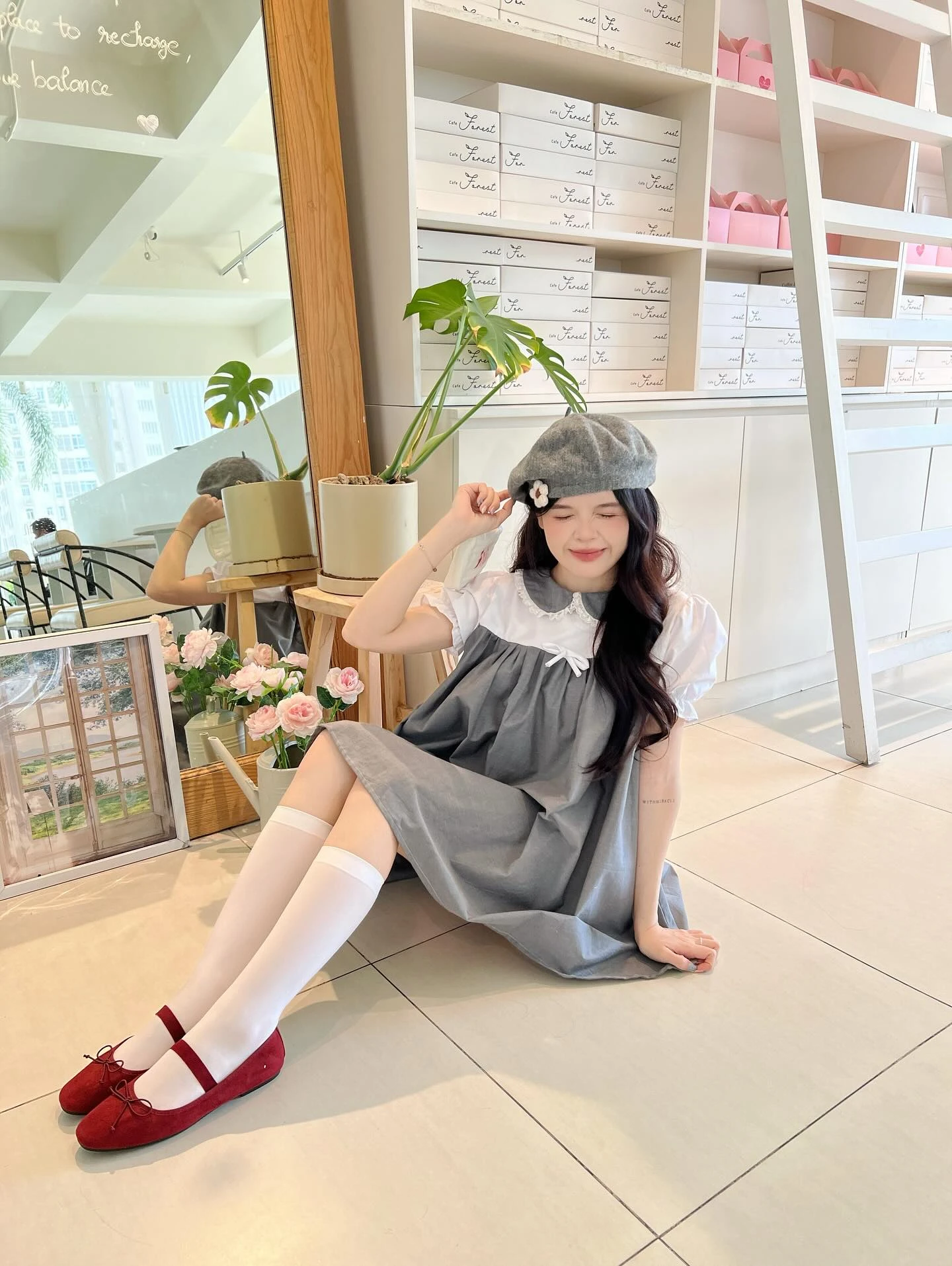 Đầm babydoll xám phối trắng bèo