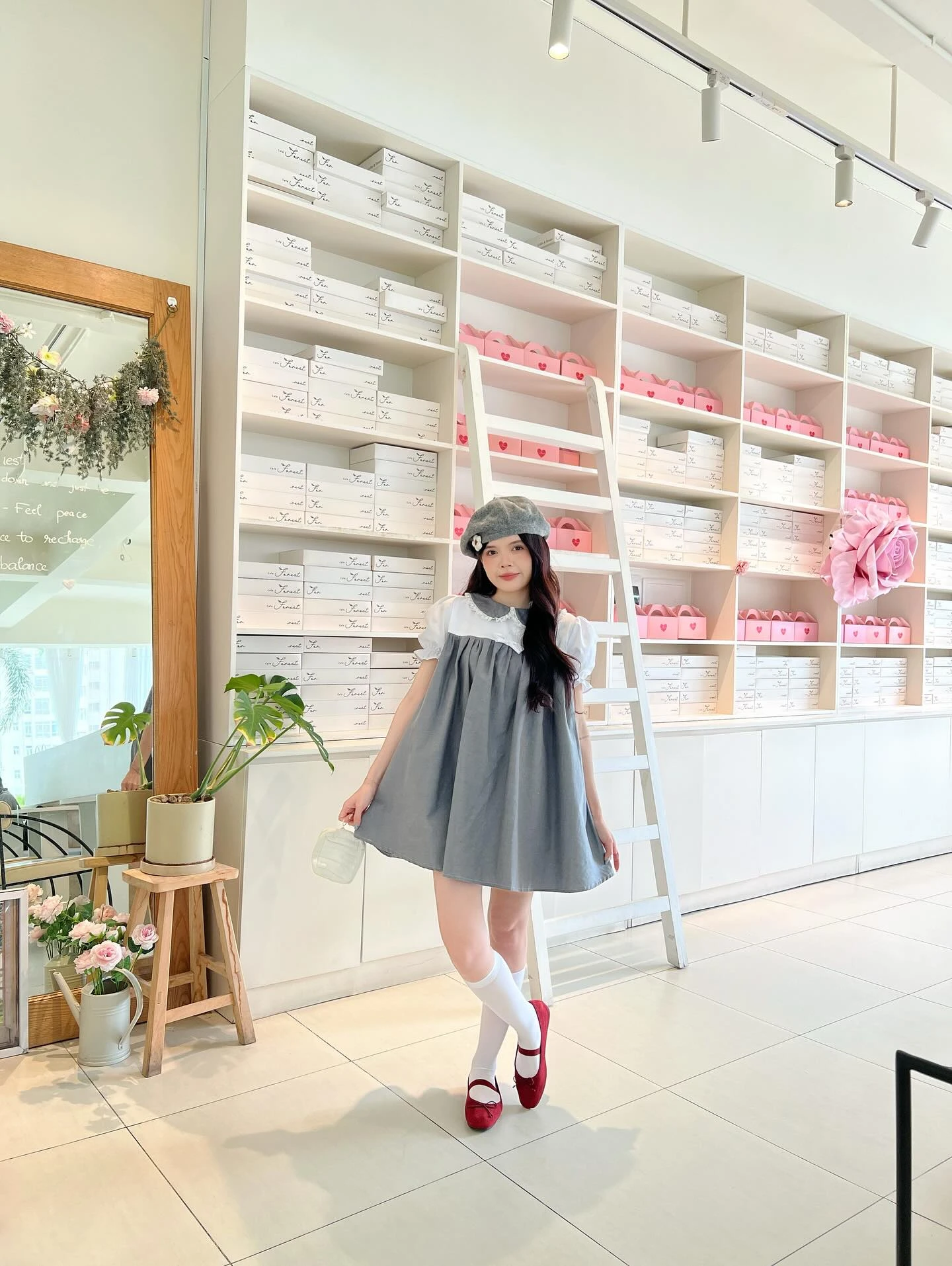 Đầm babydoll xám phối trắng bèo