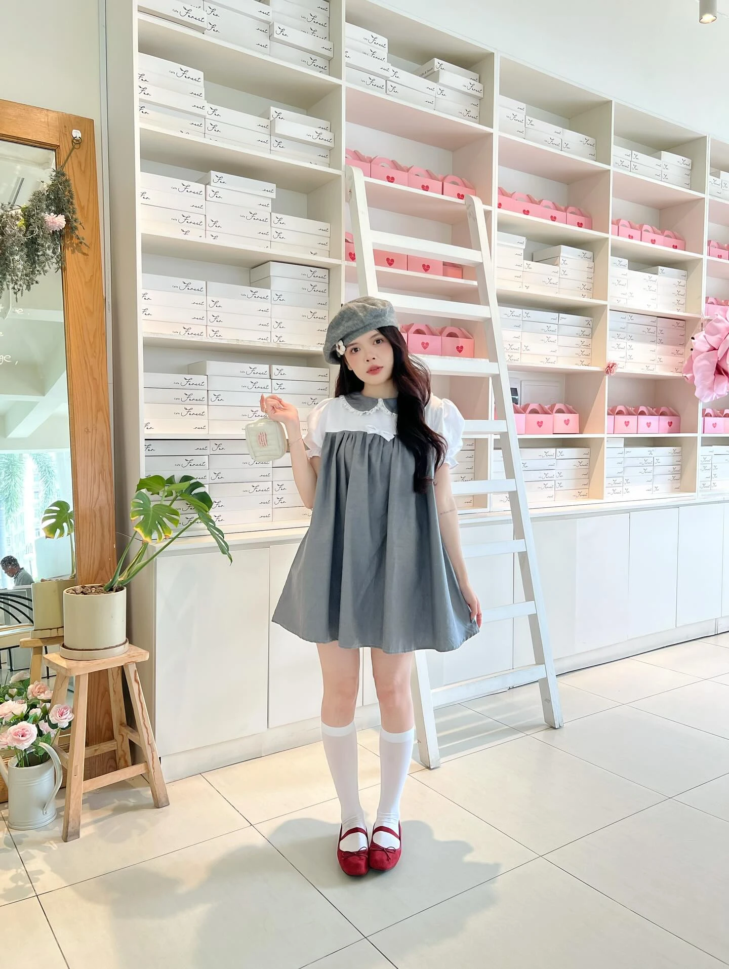 Đầm babydoll xám phối trắng bèo