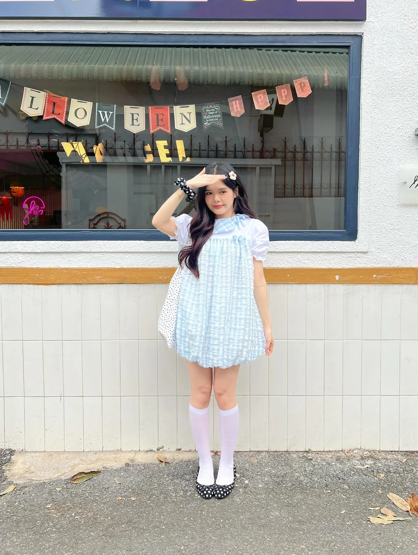 Đầm babydoll caro xanh dương tùng bí phối trắng