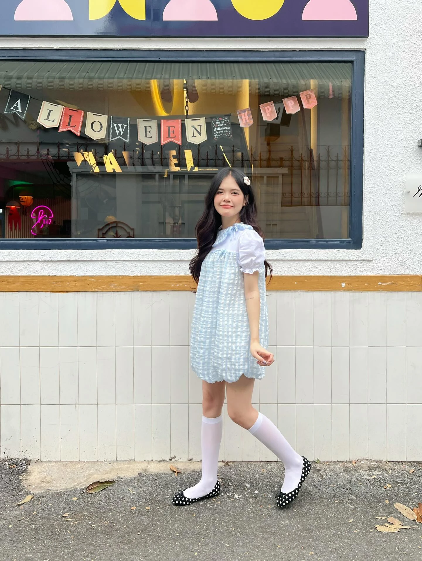 Đầm babydoll caro xanh dương tùng bí phối trắng