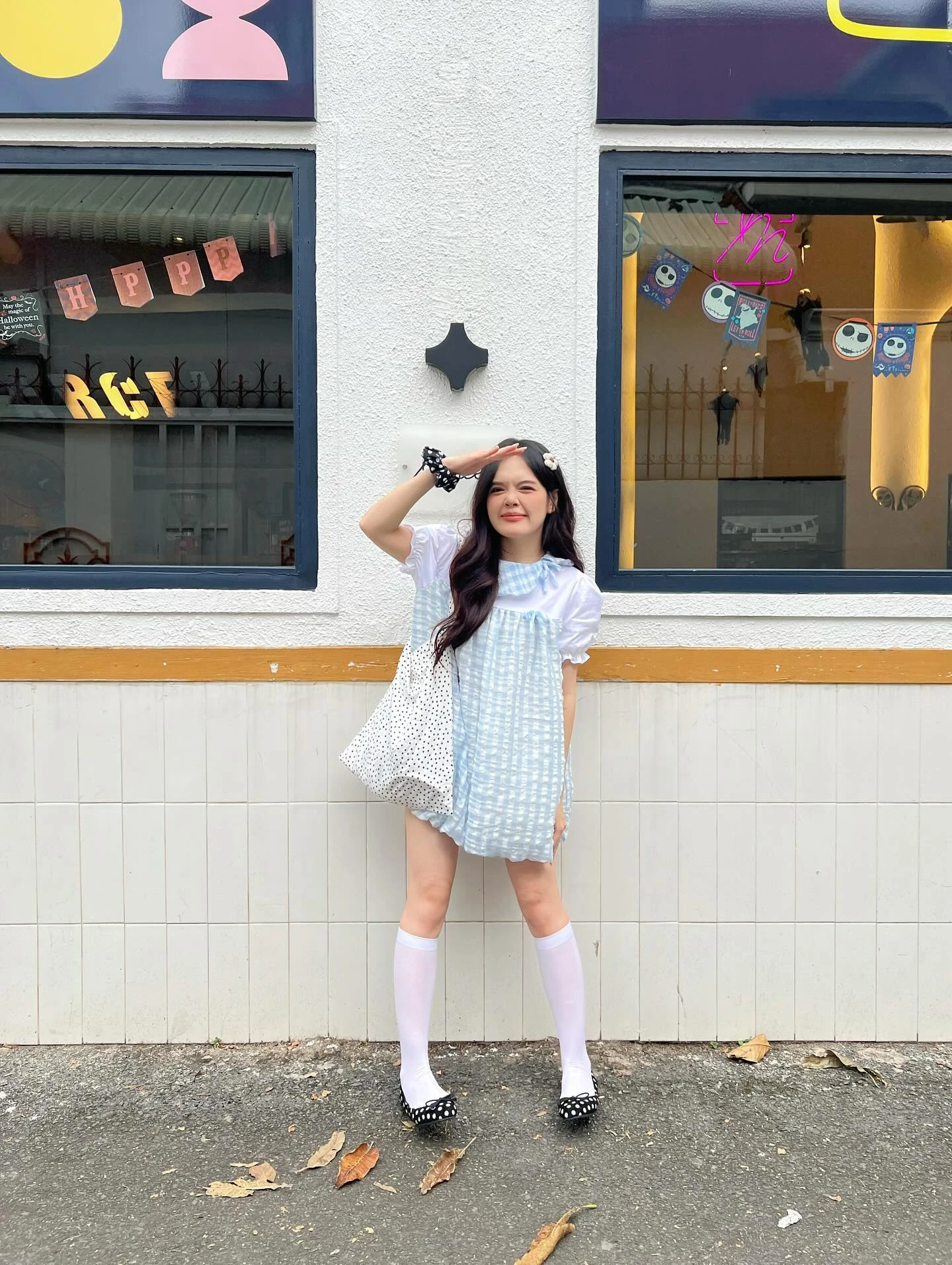 Đầm babydoll caro xanh dương tùng bí phối trắng