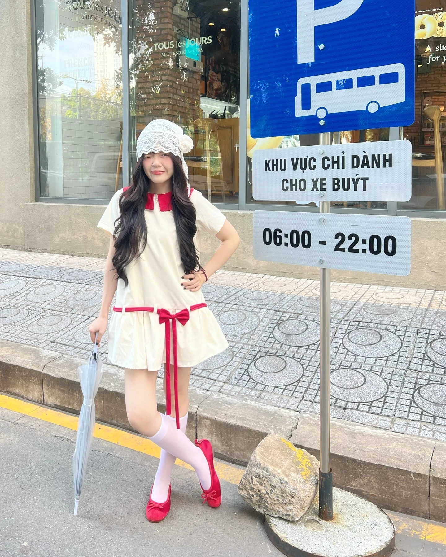  Đầm babydoll kem phối đỏ nơ rút dây 