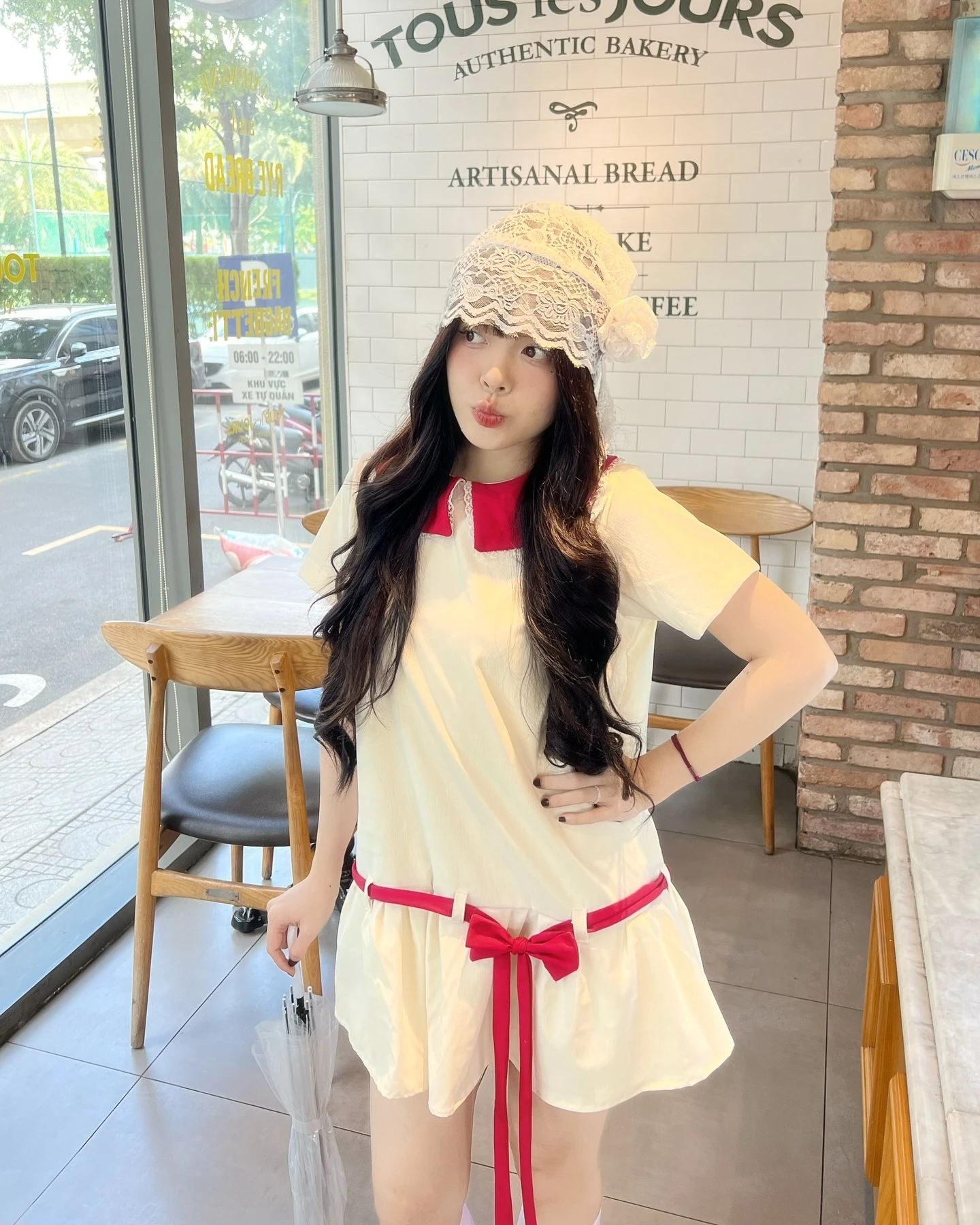 Đầm babydoll kem phối đỏ nơ rút dây