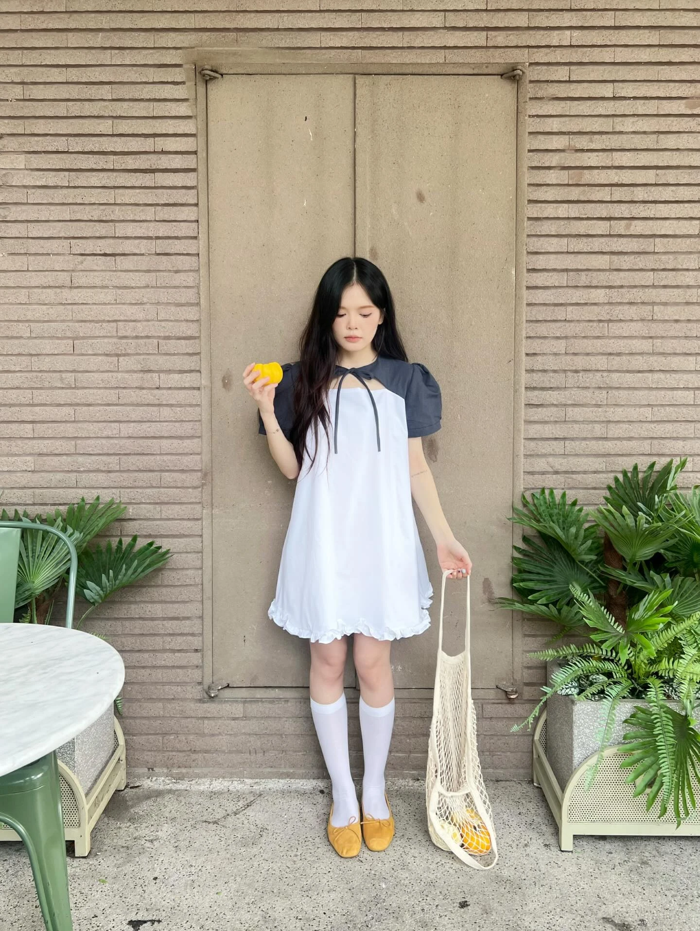 Đầm babydoll trắng phối tây caro xanh