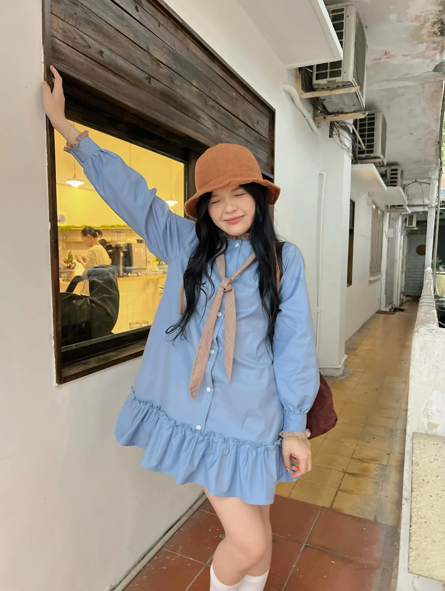 Đầm babydoll xanh dương phối caro nâu tay dài