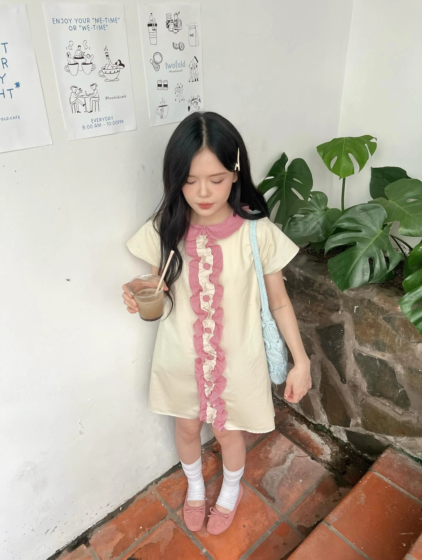 Đầm babydoll kem phối bèo caro đỏ