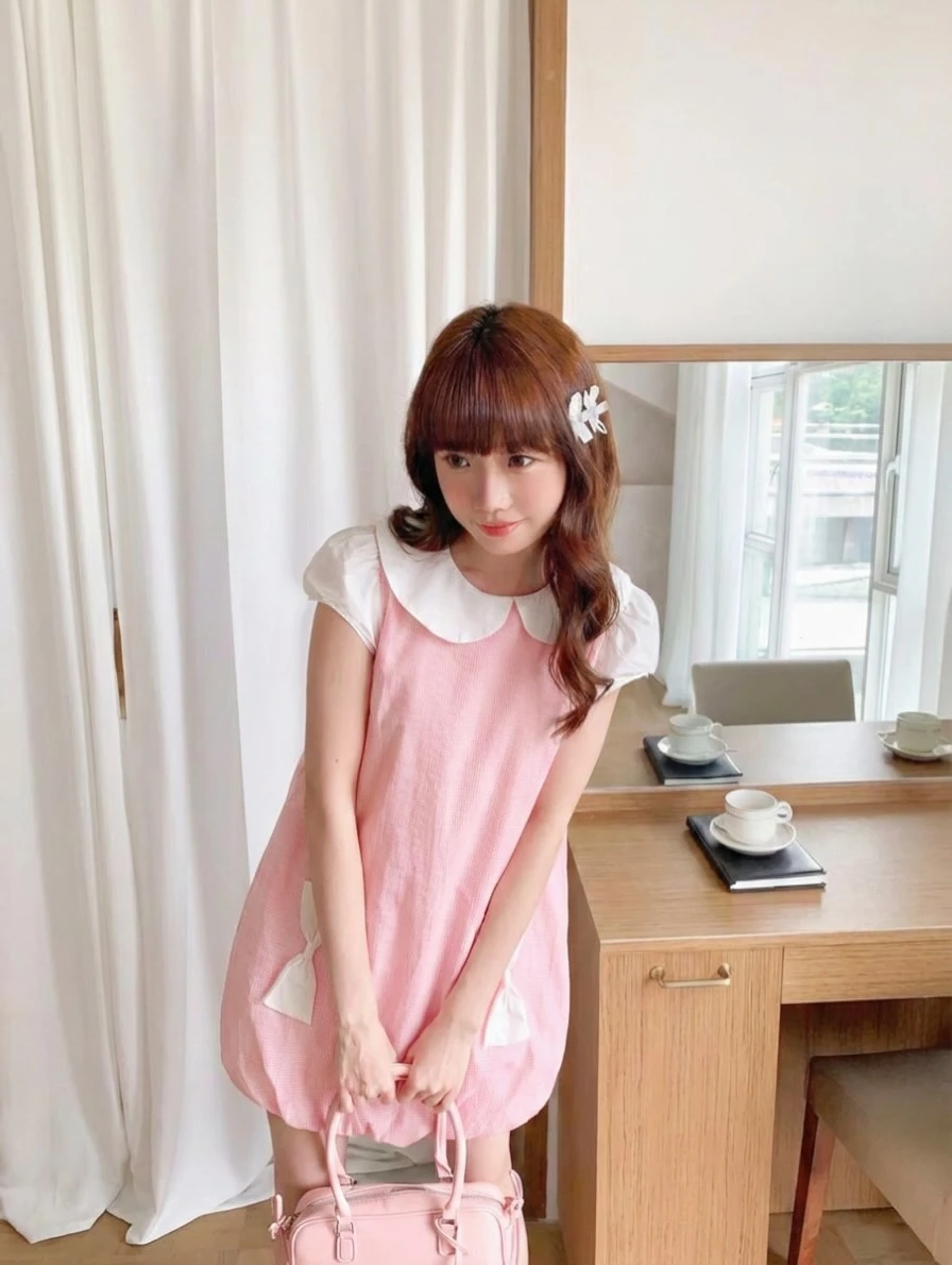 Đầm babydoll caro hồng phối trắng tùng bí