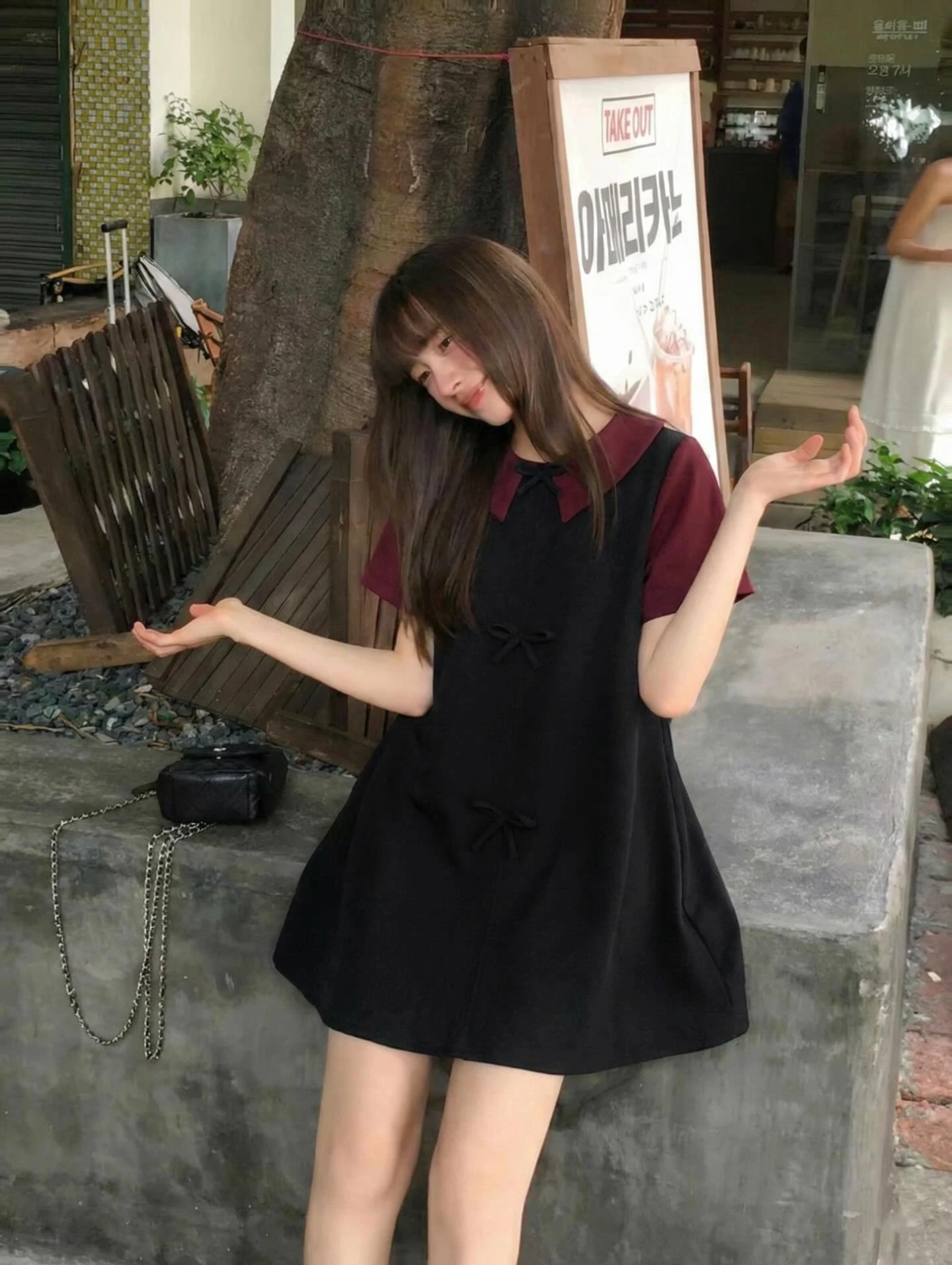 Đầm babydoll đen nơ phối đỏ đô