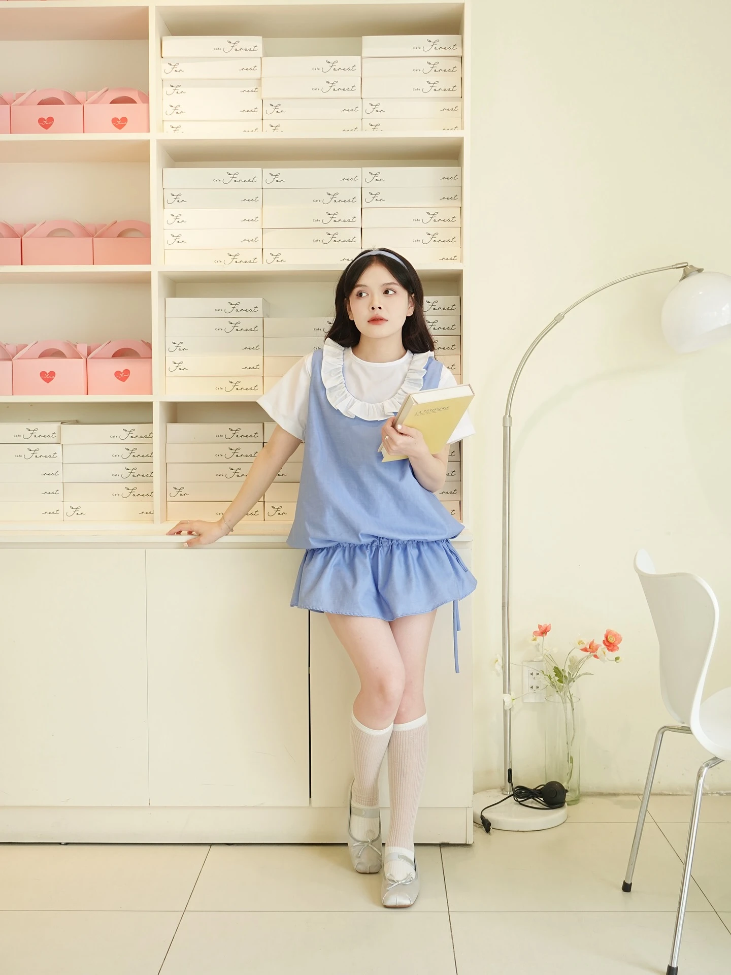 Set babydoll yếm xanh áo trắng bo chun kèm bảo hộ