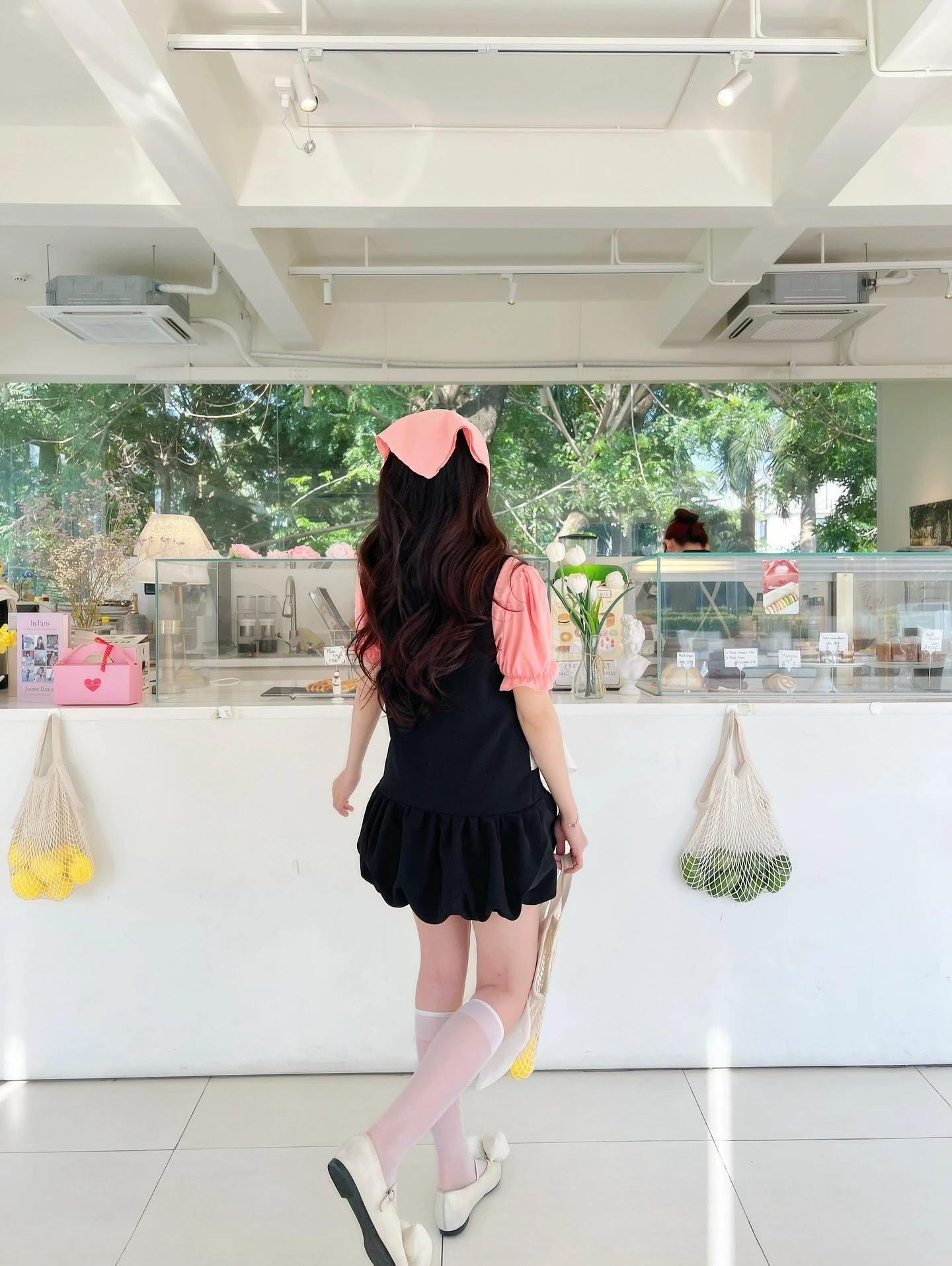 Set babydoll áo hồng + yếm đen nơ trắng kèm khăn turban