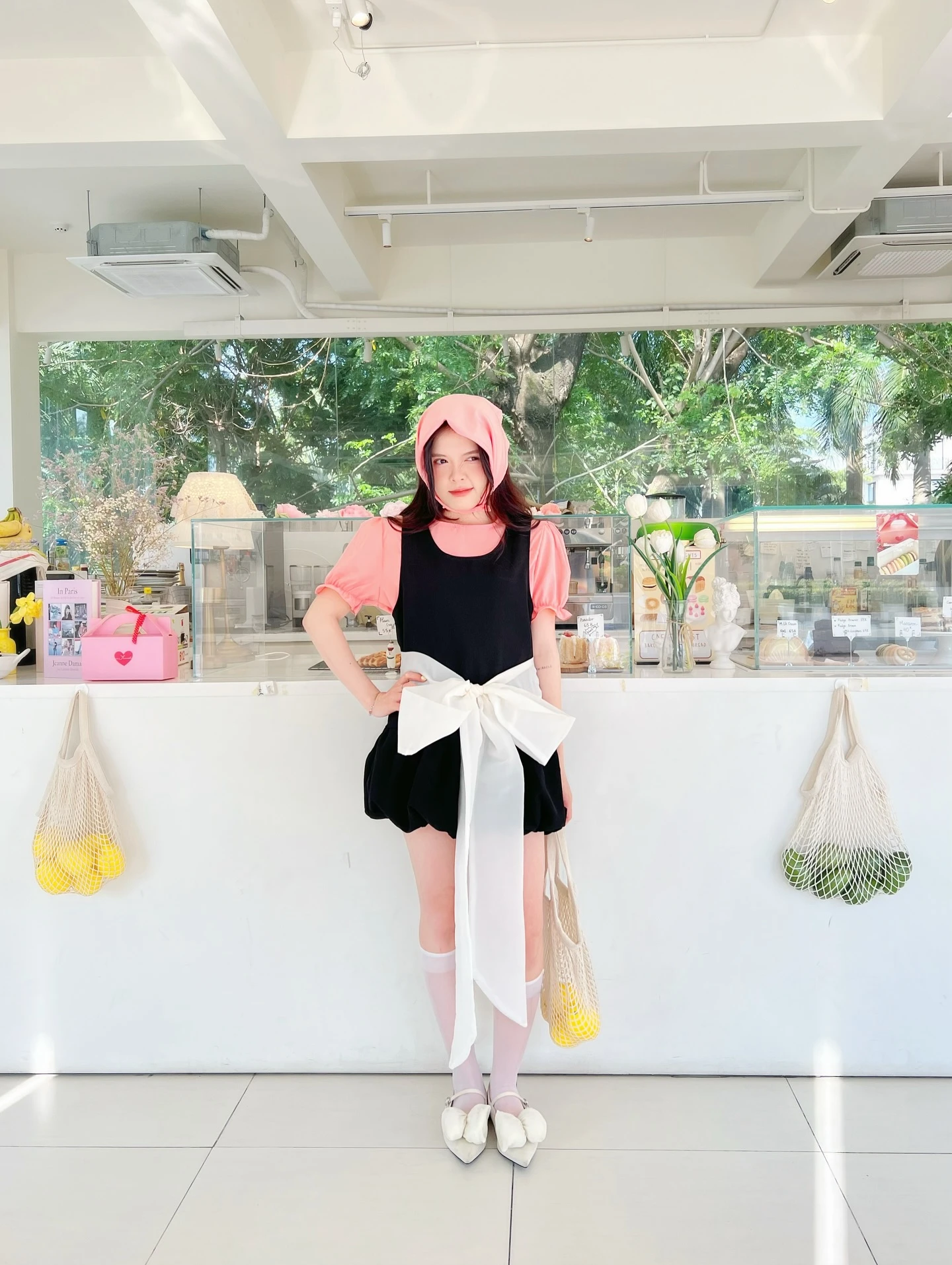 Set babydoll áo hồng + yếm đen nơ trắng kèm khăn turban