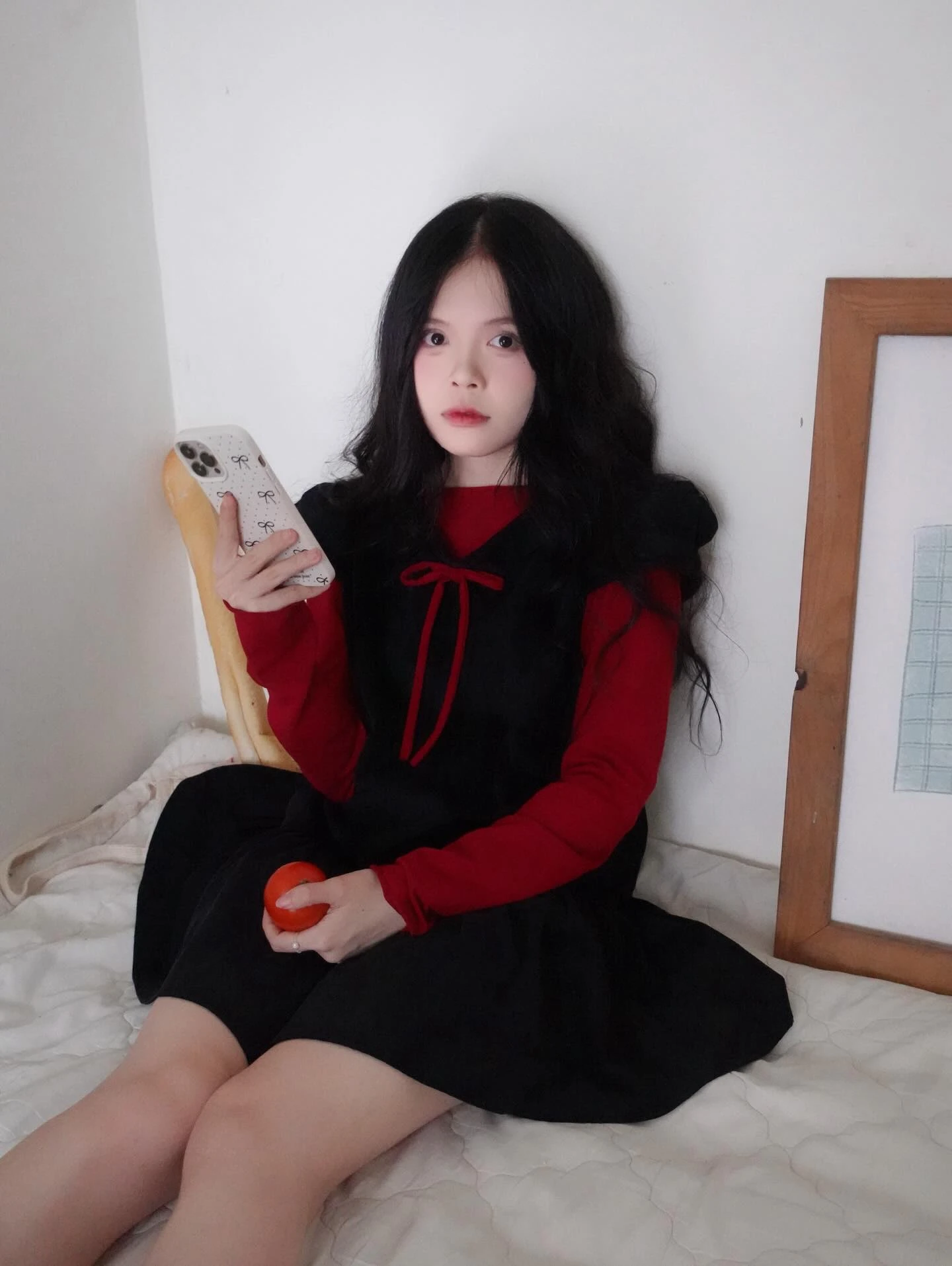 Set babydoll áo thun đỏ tay dài yếm đen