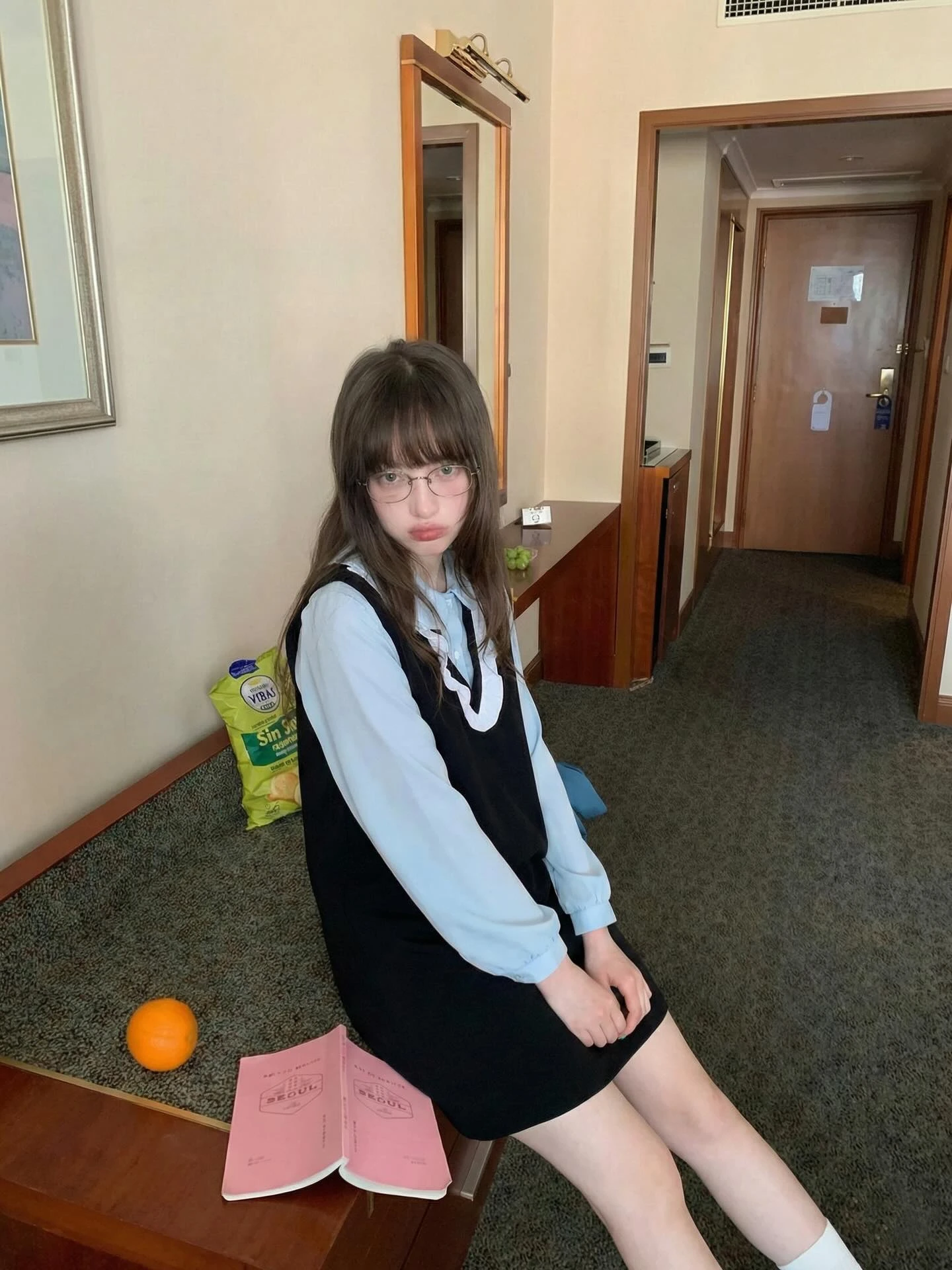 Set babydoll áo xanh sơ mi yếm đen cổ V bèo trắng