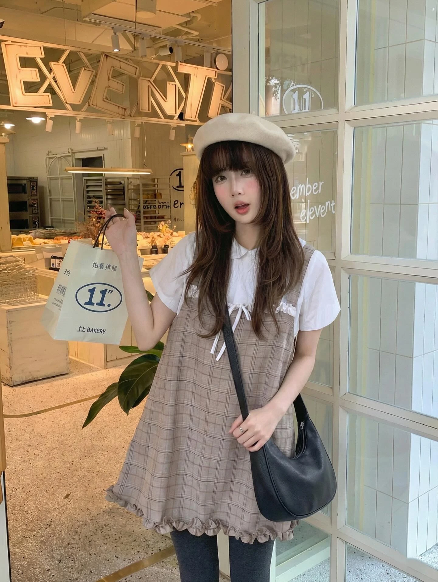 Set babydoll áo trắng yếm caro nâu nhạt