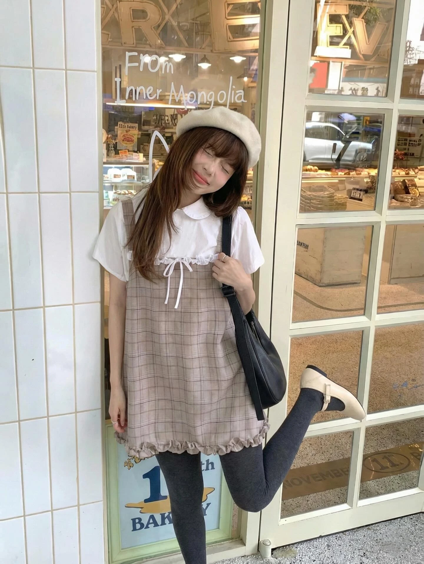 Set babydoll áo trắng yếm caro nâu nhạt