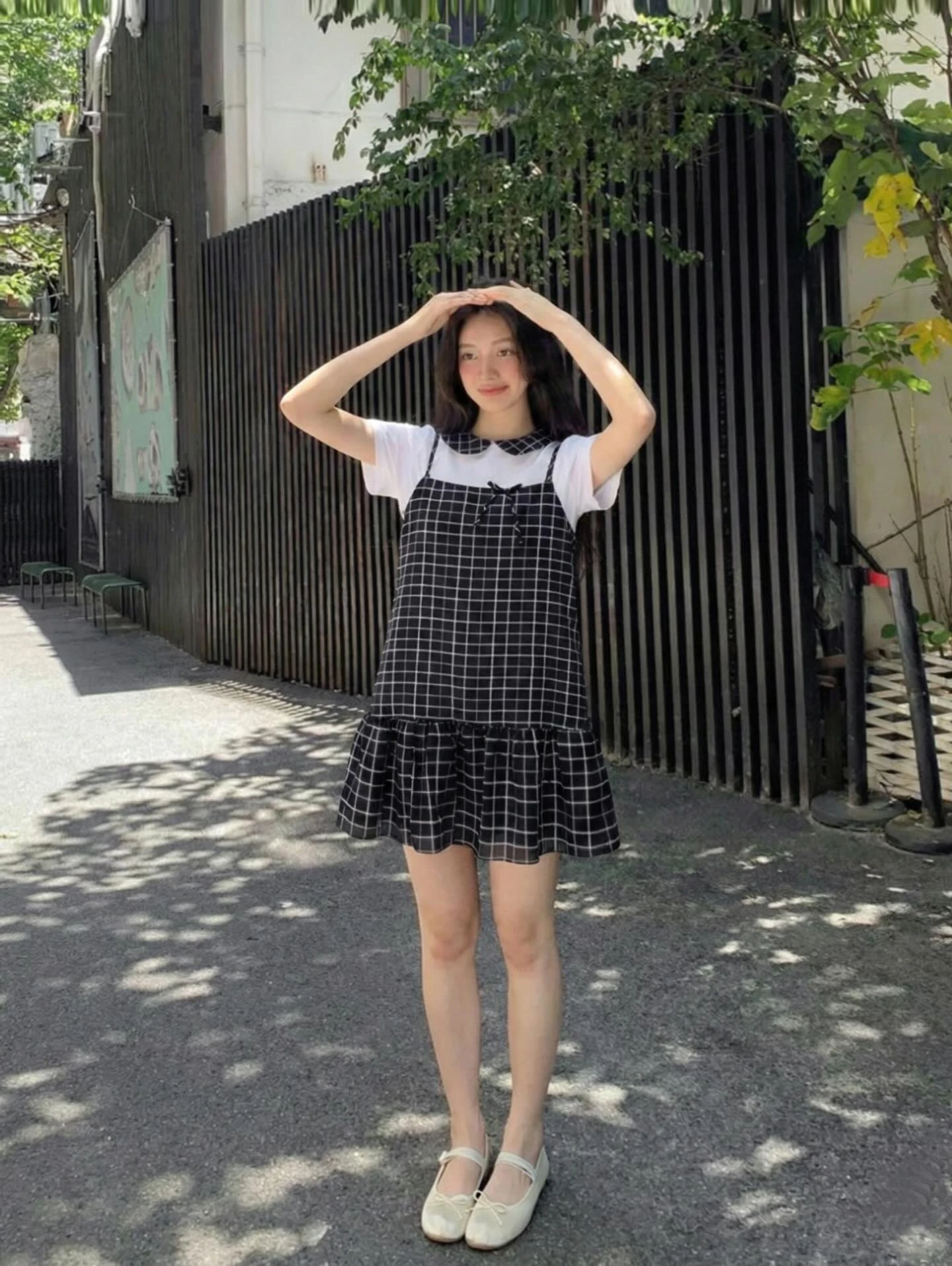 Set áo trắng, cổ + yếm caro đen