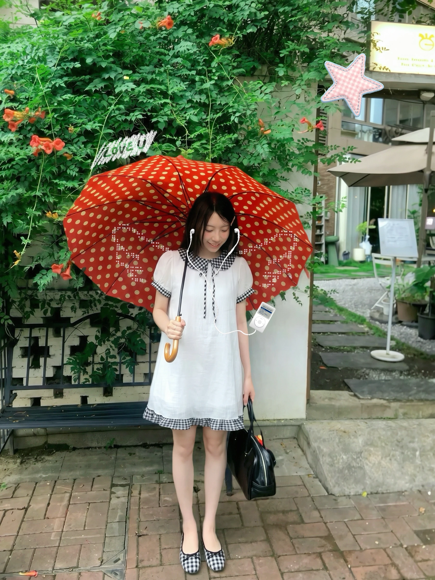 Đầm babydoll trắng phối caro đen tay bèo nơ