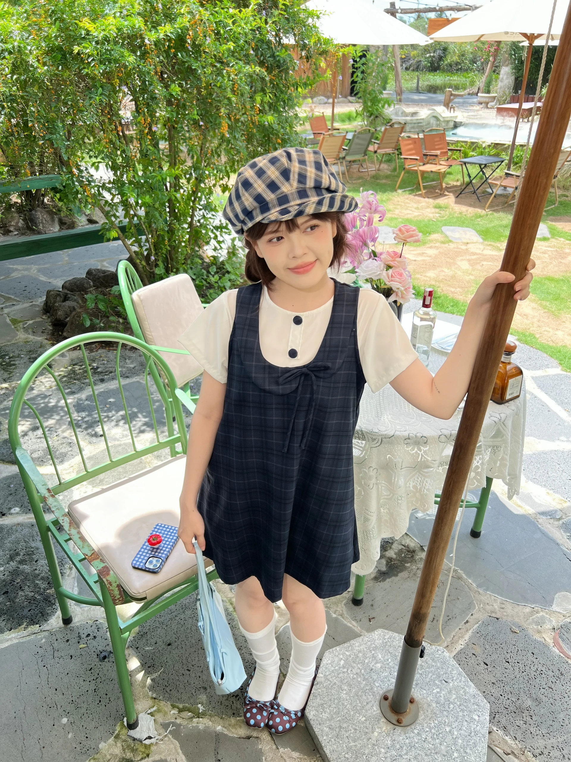 Set babydoll áo trắng nút caro + yếm caro xanh đen