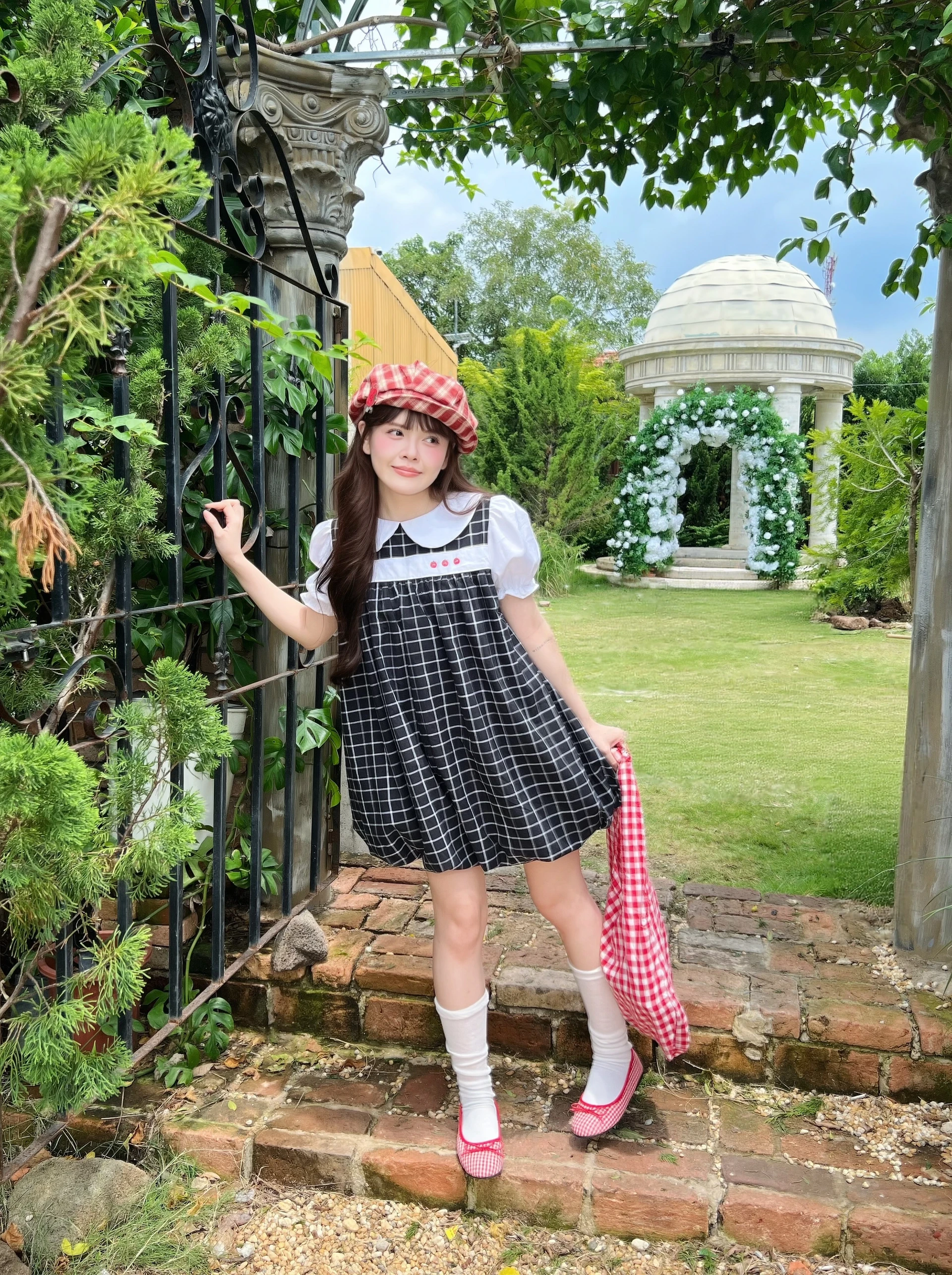 Đầm babydoll caro đen 3nút cà chua