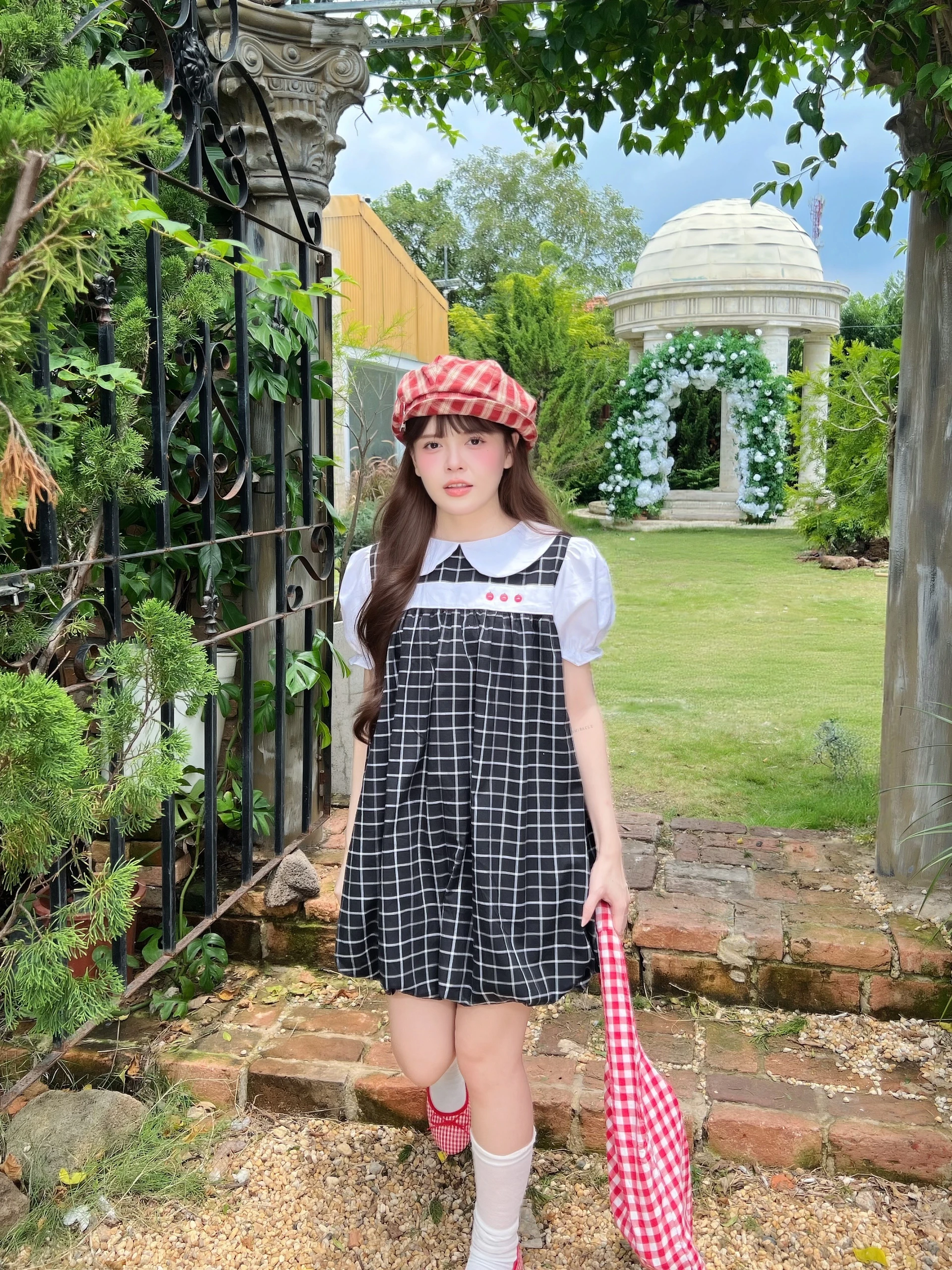 Đầm babydoll caro đen 3nút cà chua