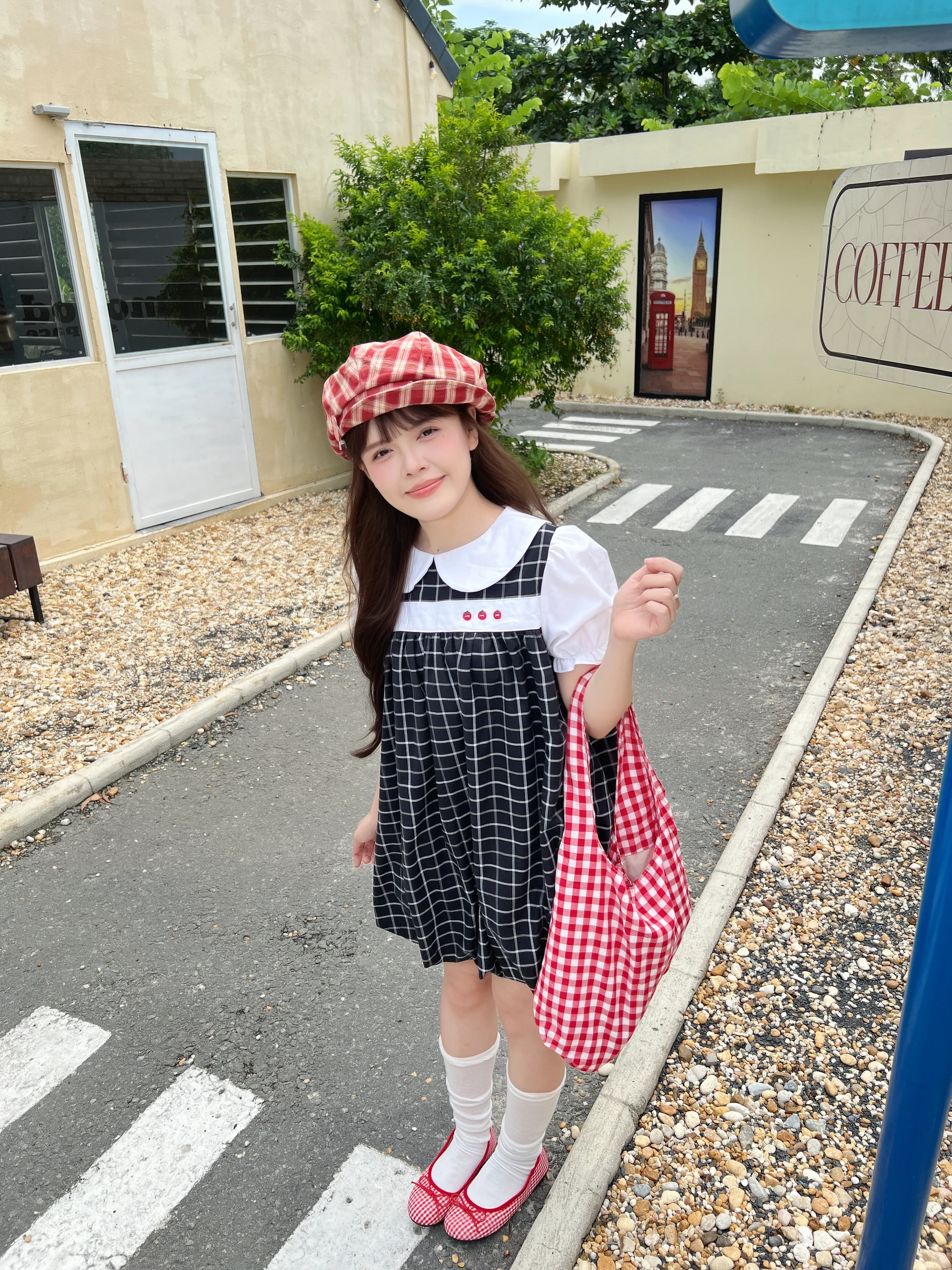 Đầm babydoll caro đen 3nút cà chua