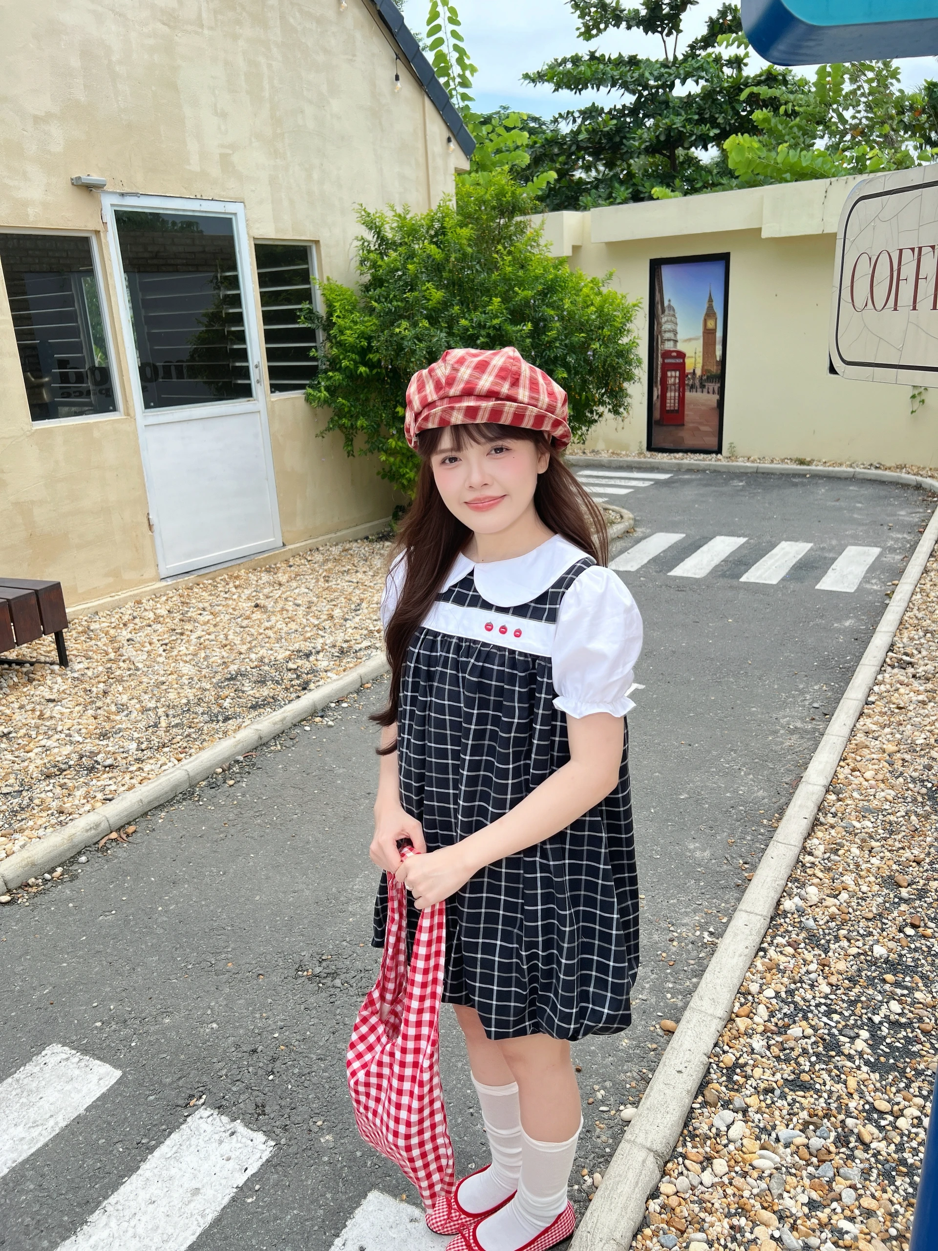 Đầm babydoll caro đen 3nút cà chua